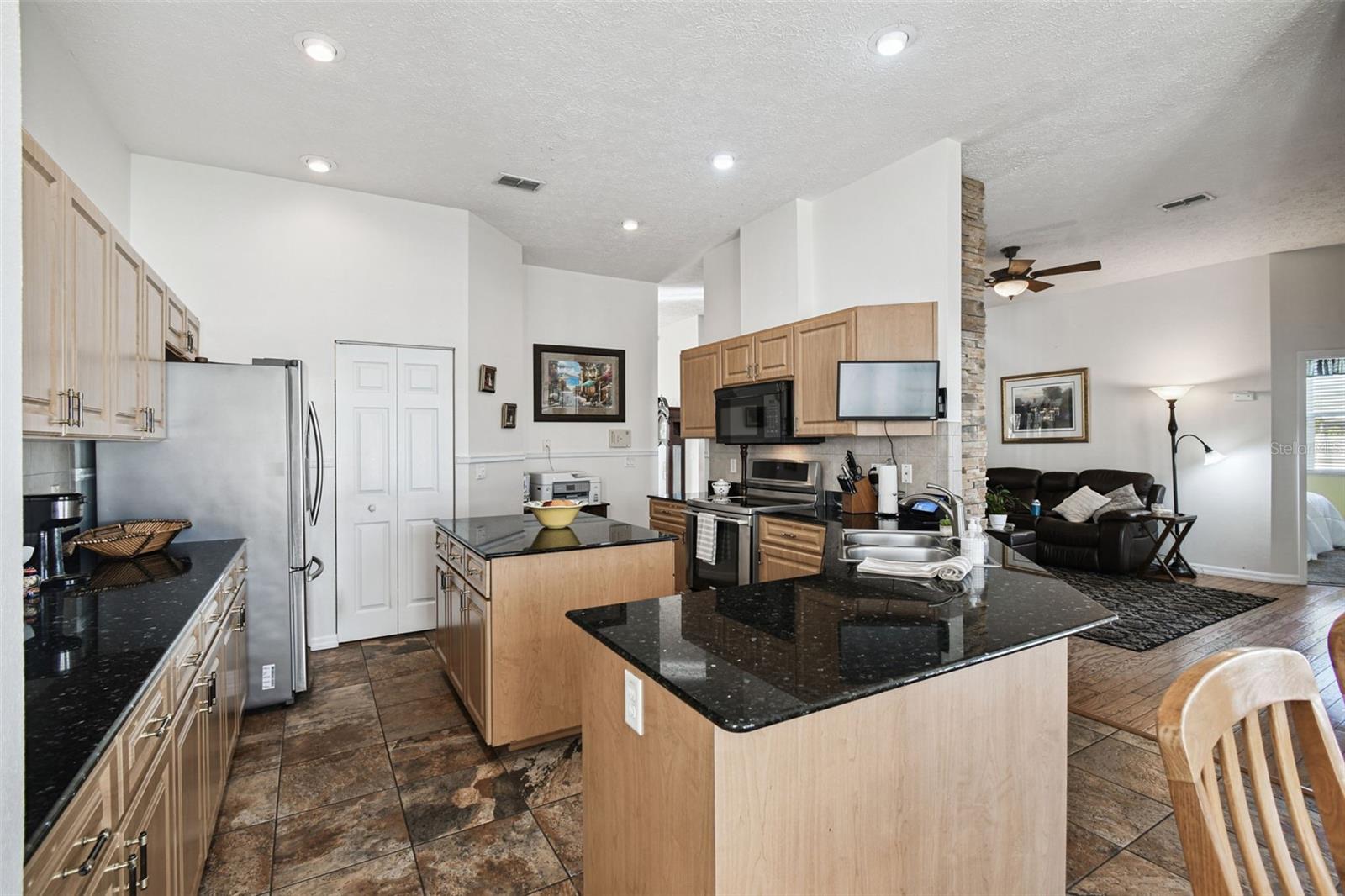 Image 33 of 94 For 7904 Portrait Court