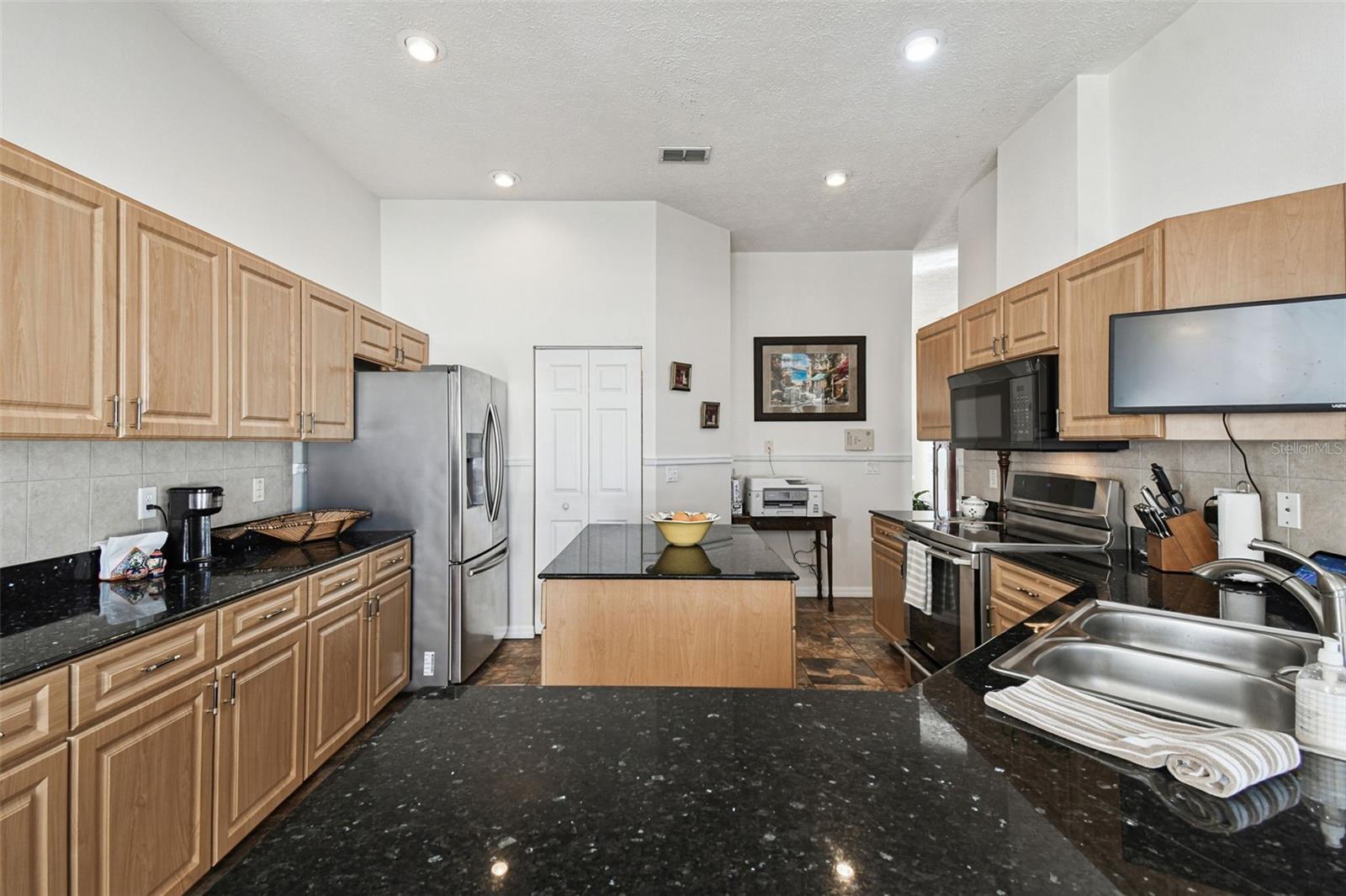 Image 34 of 94 For 7904 Portrait Court