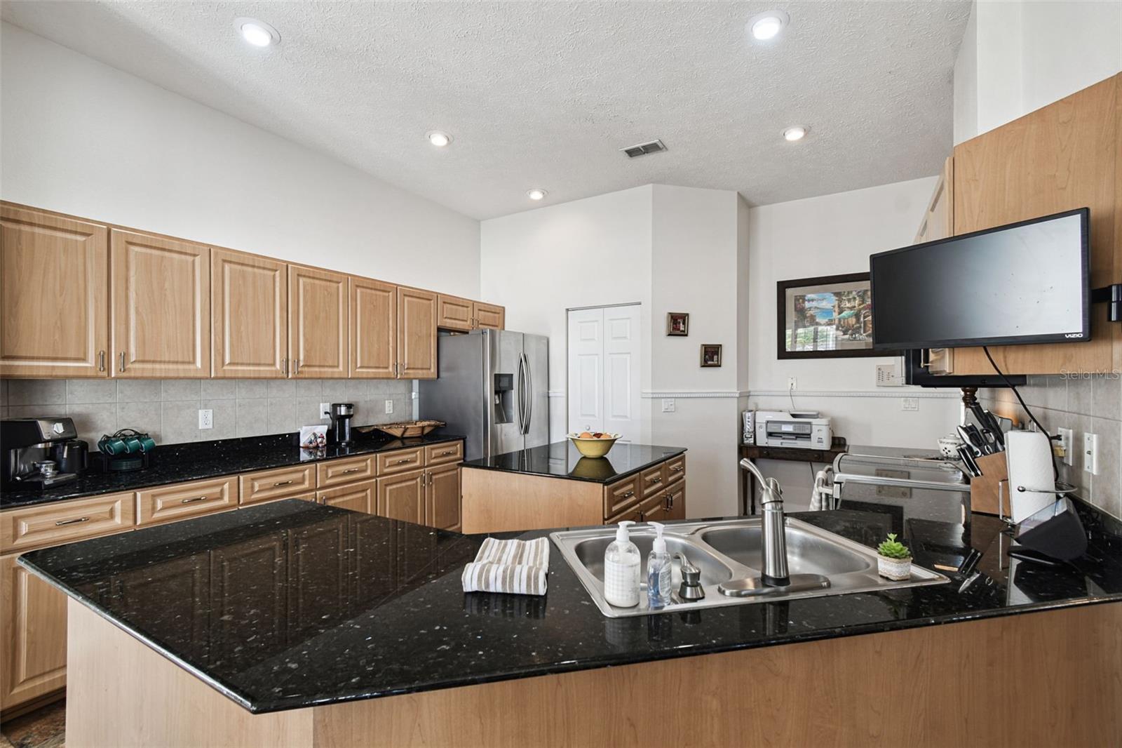 Image 35 of 94 For 7904 Portrait Court