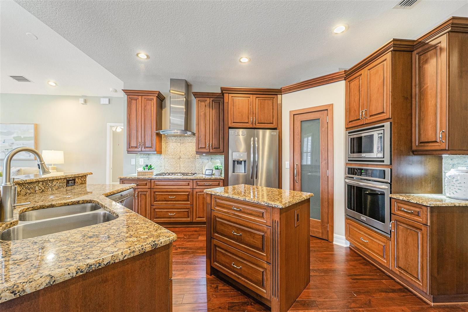 Image 10 of 41 For 2112 Climbing Ivy Drive