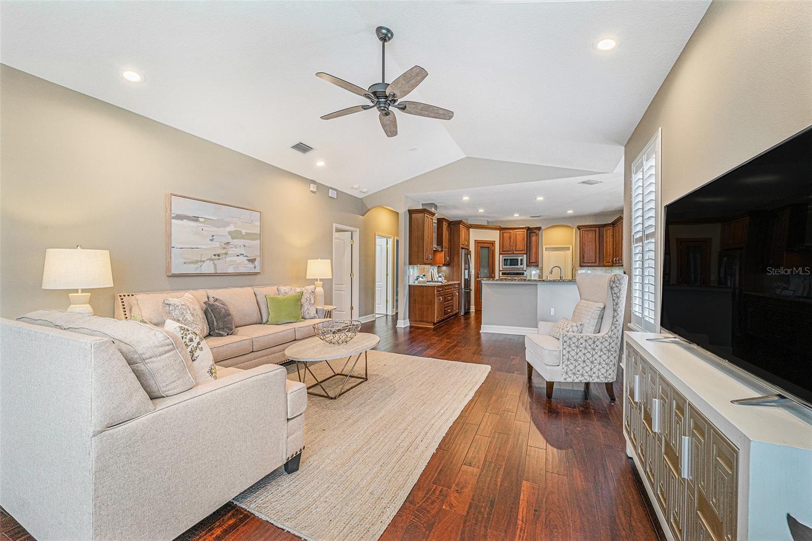 Image 14 of 41 For 2112 Climbing Ivy Drive