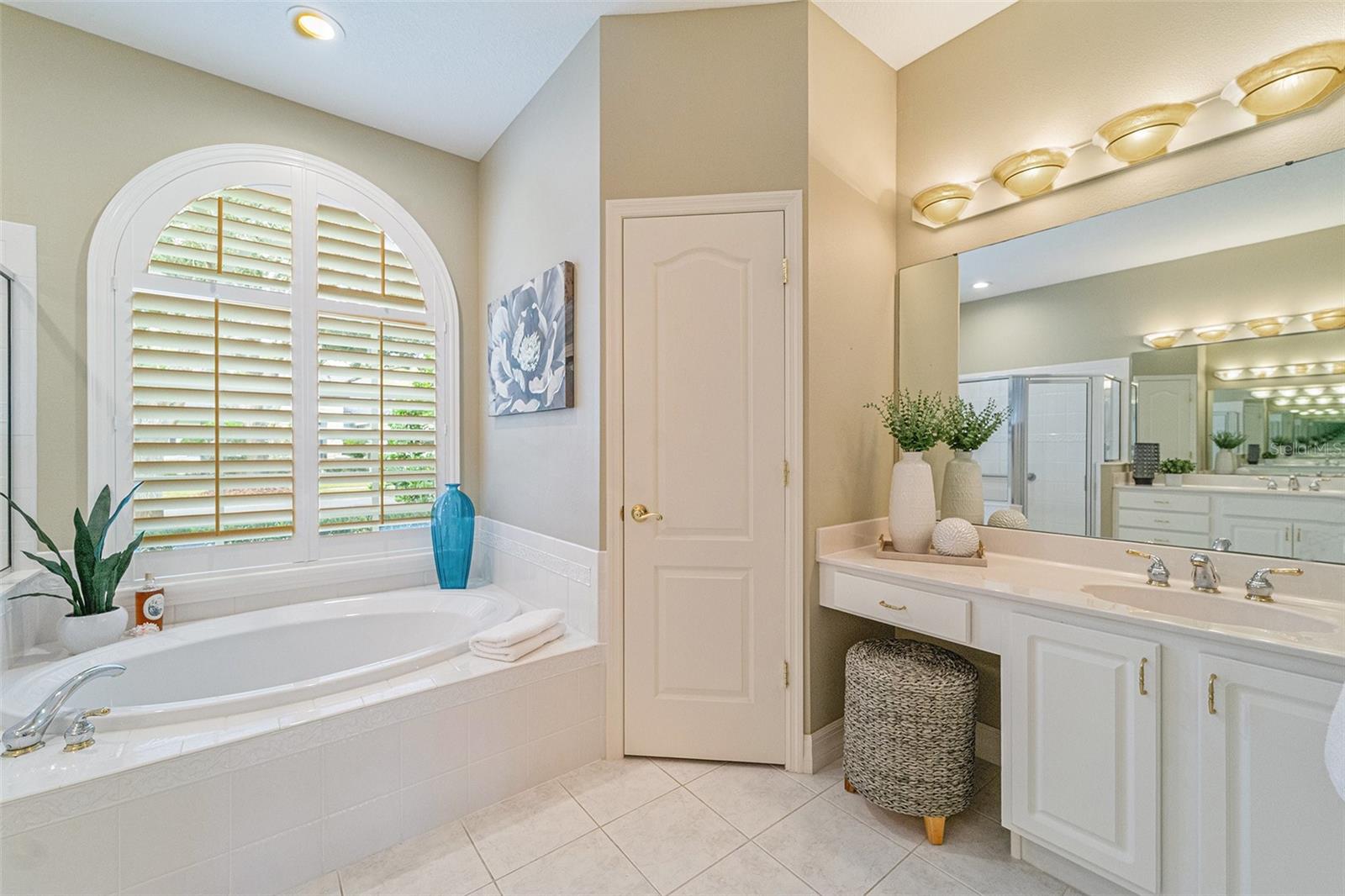 Image 19 of 41 For 2112 Climbing Ivy Drive