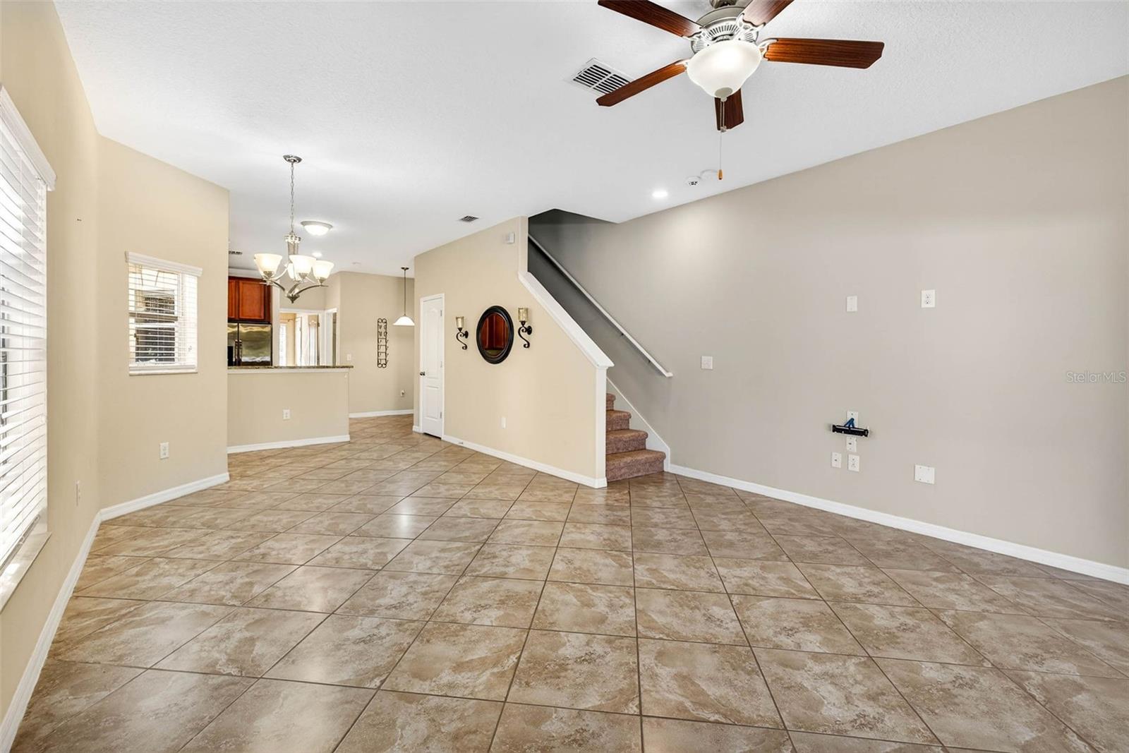 Listing photo id 8 for 31253 Claridge Place