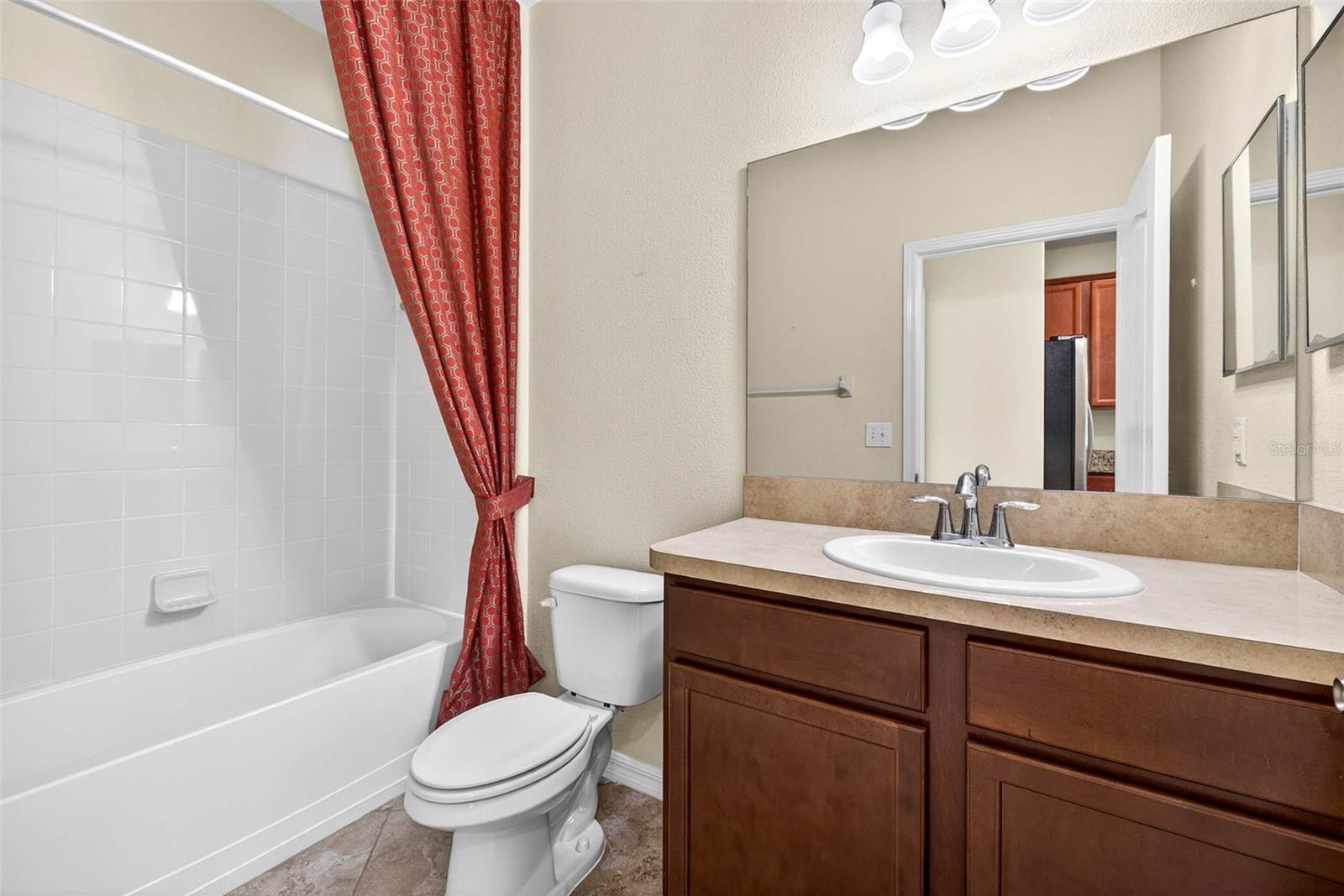 Listing photo id 18 for 31253 Claridge Place