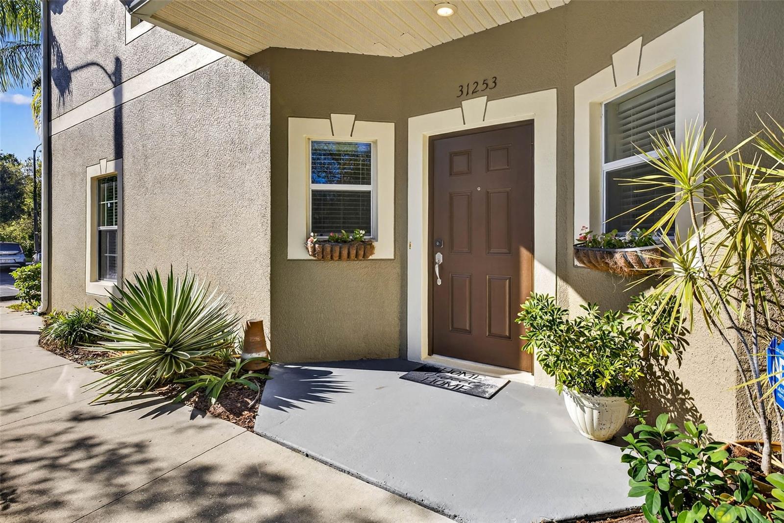 Listing photo id 1 for 31253 Claridge Place