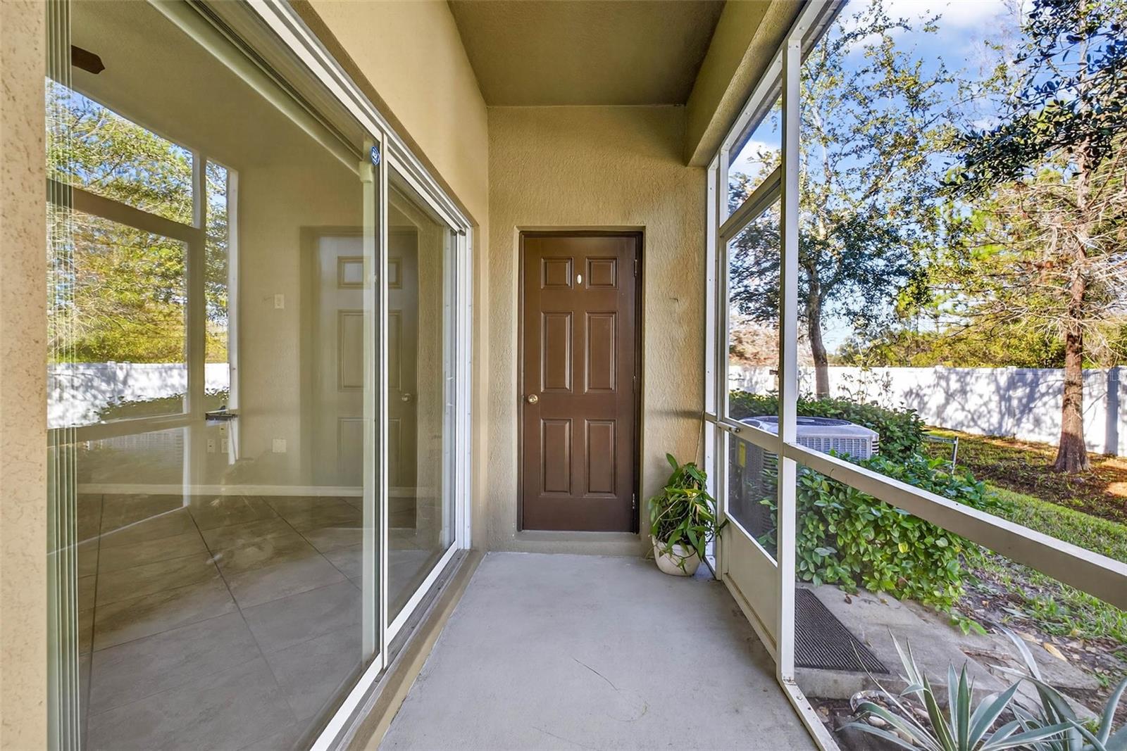 Listing photo id 31 for 31253 Claridge Place