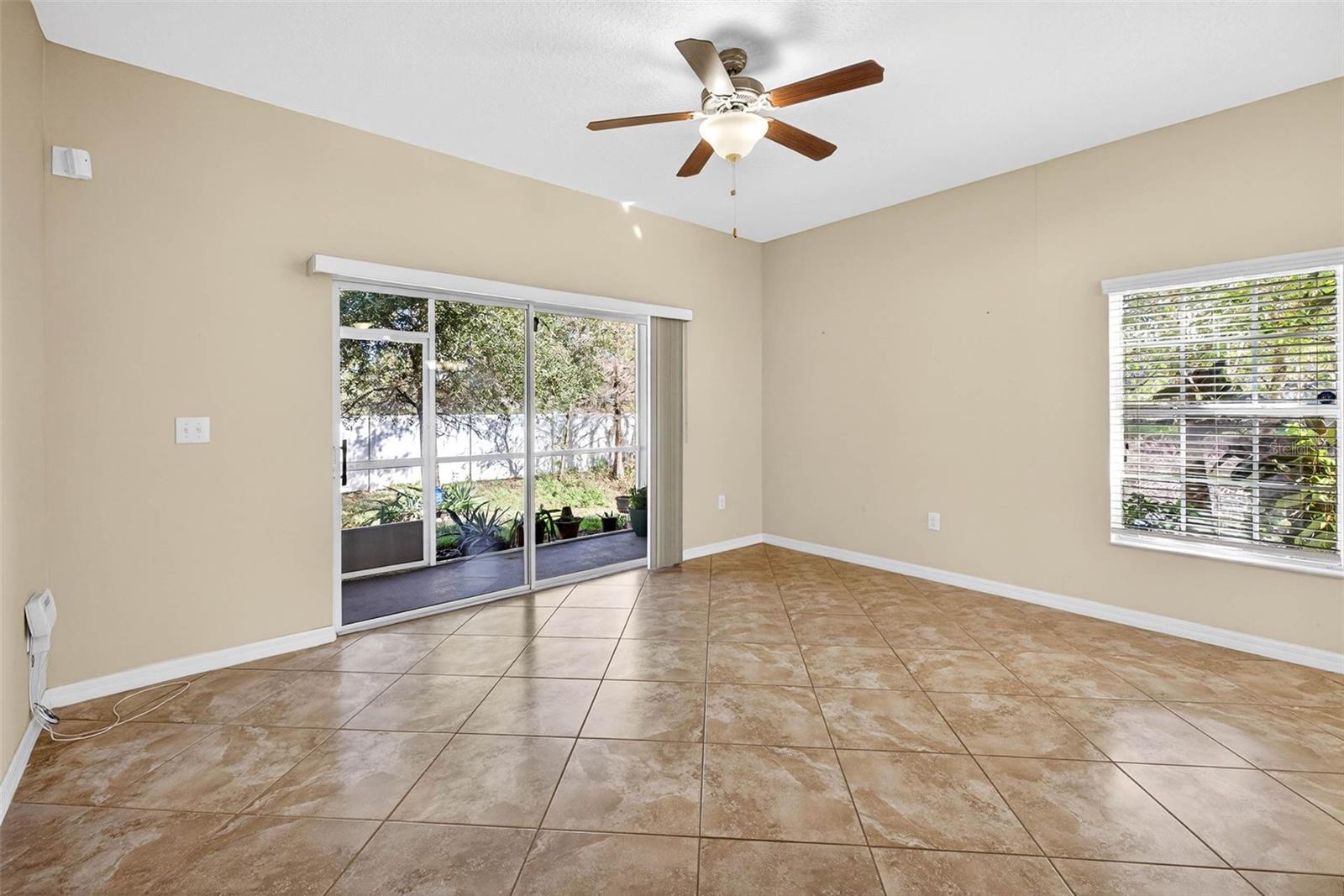 Listing photo id 6 for 31253 Claridge Place