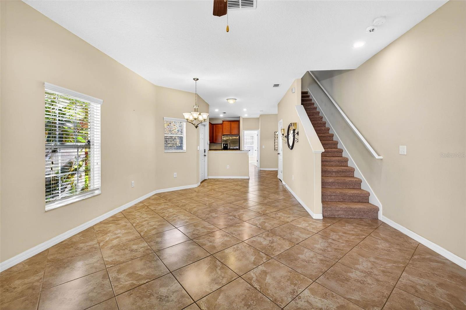 Listing photo id 7 for 31253 Claridge Place