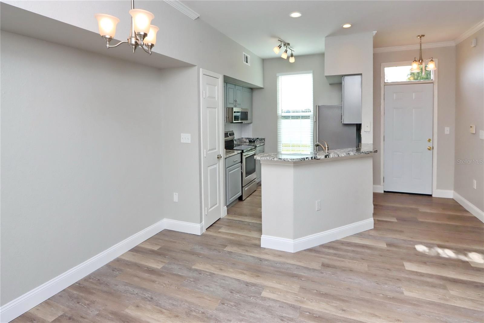 Image 5 of 25 For 9088 Lake Chase Island Way 9088