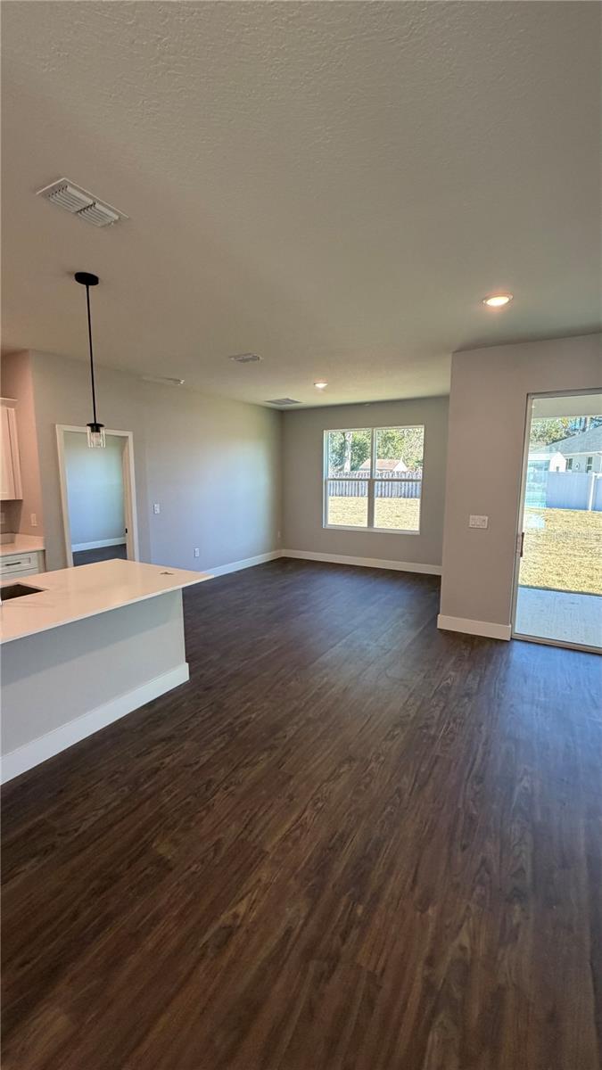 Listing photo id 2 for 76 Boston Lane