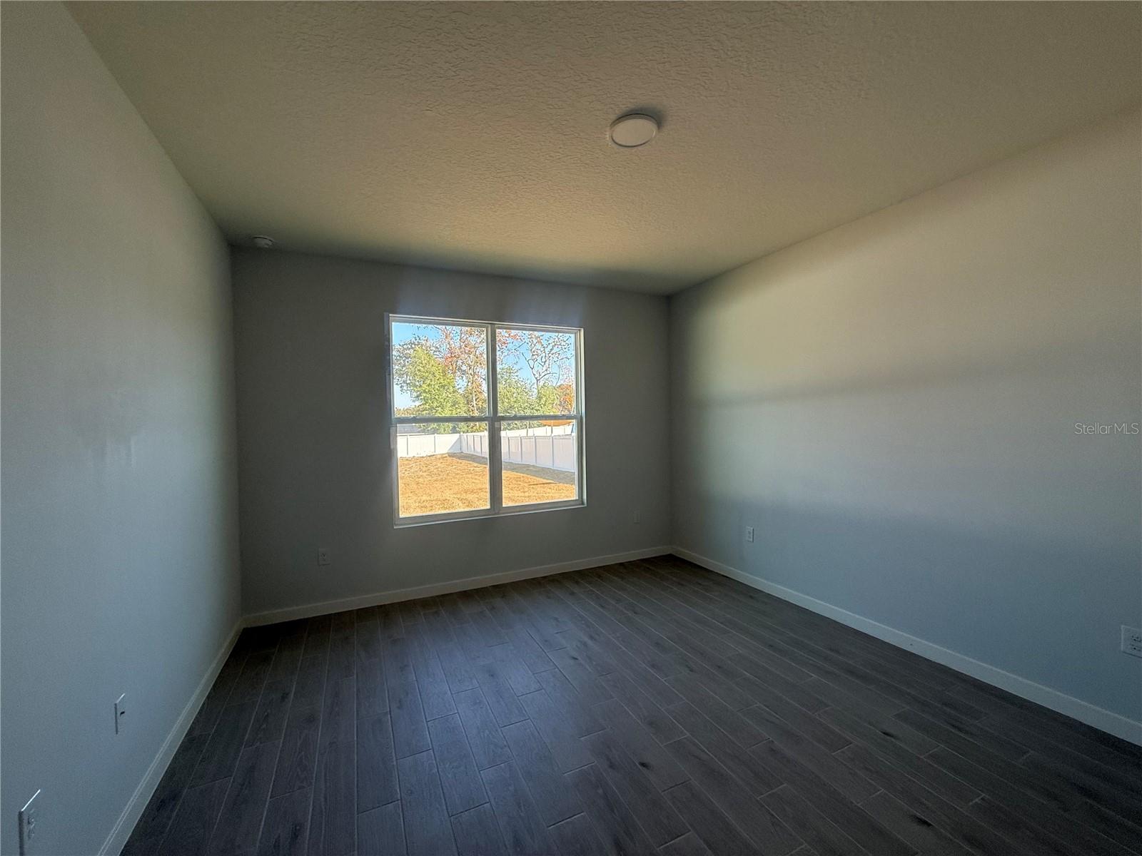 Listing photo id 4 for 76 Boston Lane