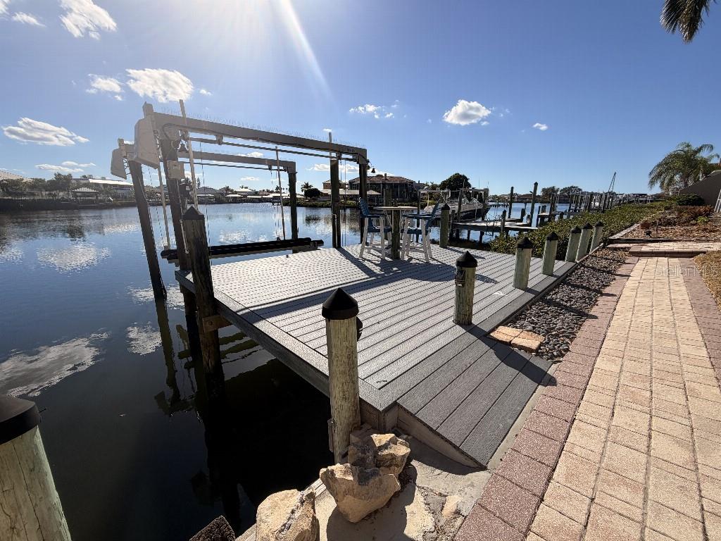 Listing photo id 8 for 808 Symphony Isles Boulevard