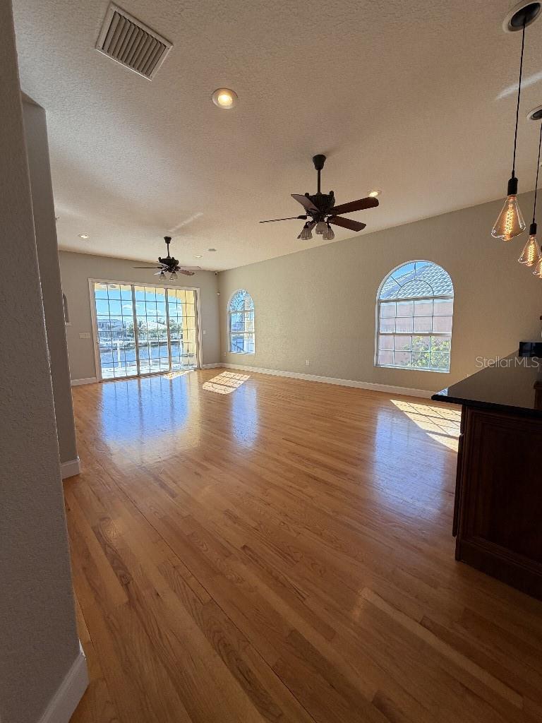 Listing photo id 14 for 808 Symphony Isles Boulevard