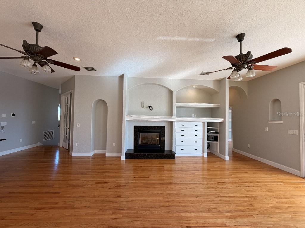 Listing photo id 16 for 808 Symphony Isles Boulevard