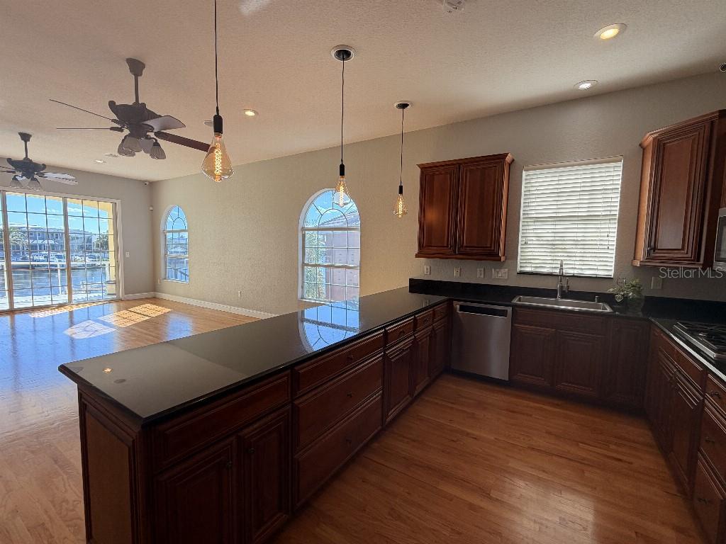 Listing photo id 20 for 808 Symphony Isles Boulevard