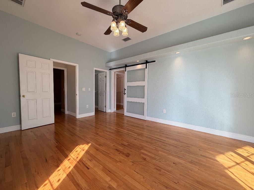 Listing photo id 29 for 808 Symphony Isles Boulevard