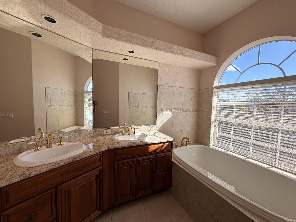 Listing photo id 43 for 808 Symphony Isles Boulevard