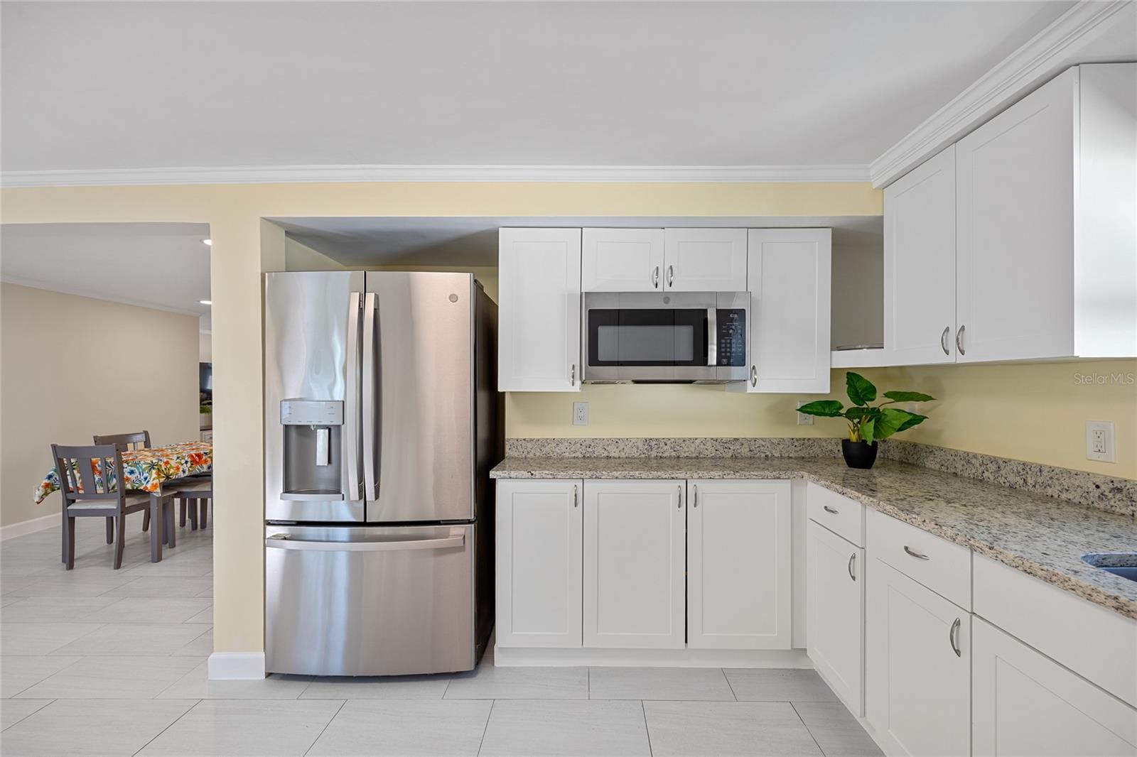 Listing photo id 12 for 9203 51st Street N