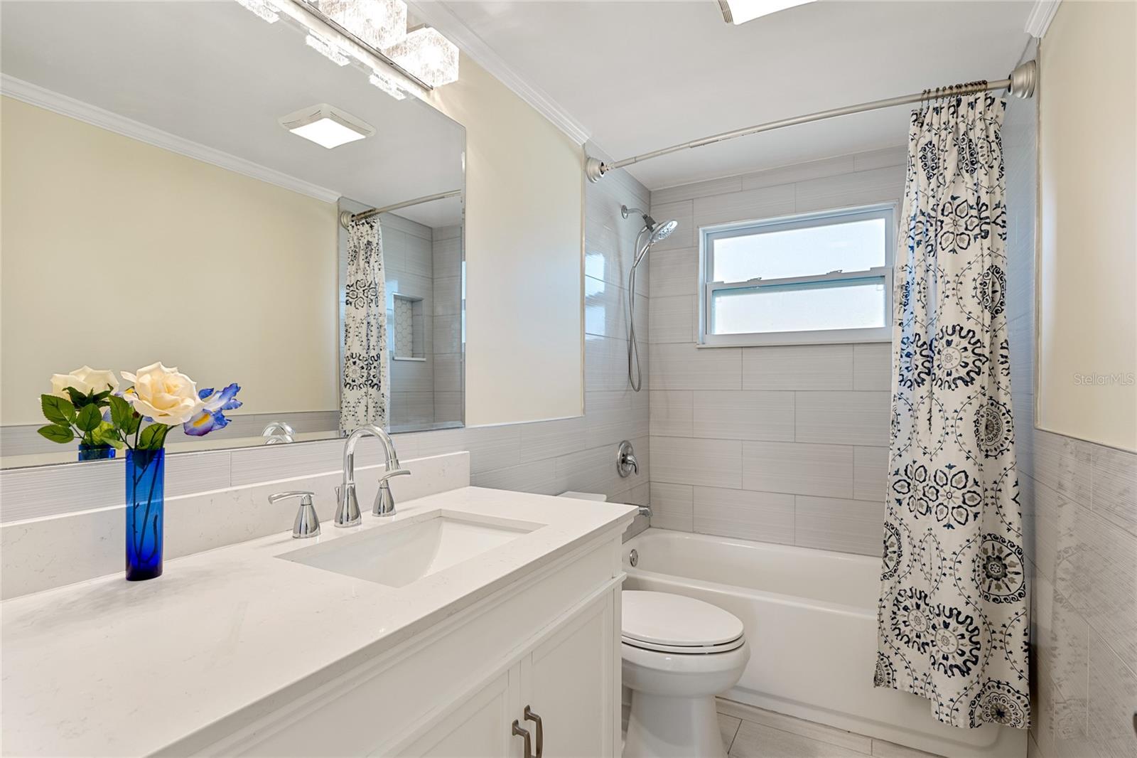 Listing photo id 26 for 9203 51st Street N