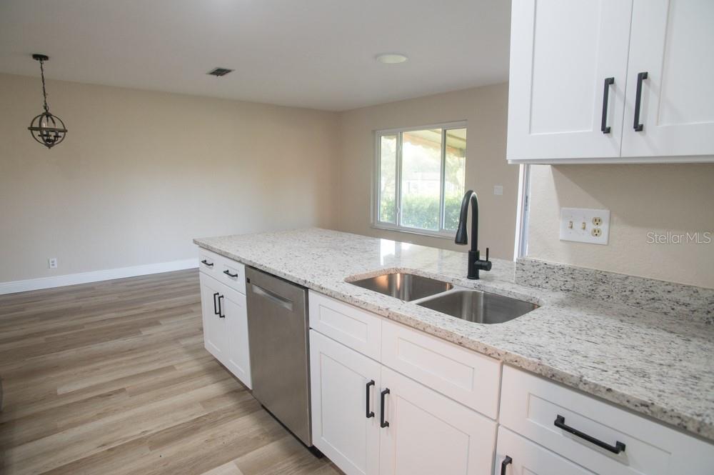 Image 10 of 37 For 1350 Glengarry Drive