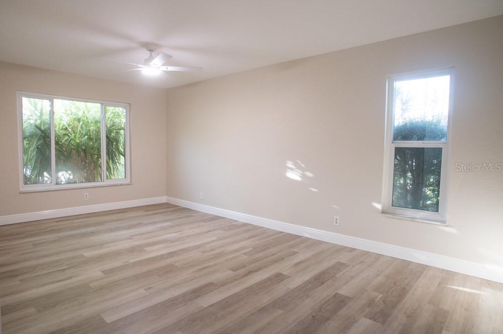 Image 17 of 37 For 1350 Glengarry Drive