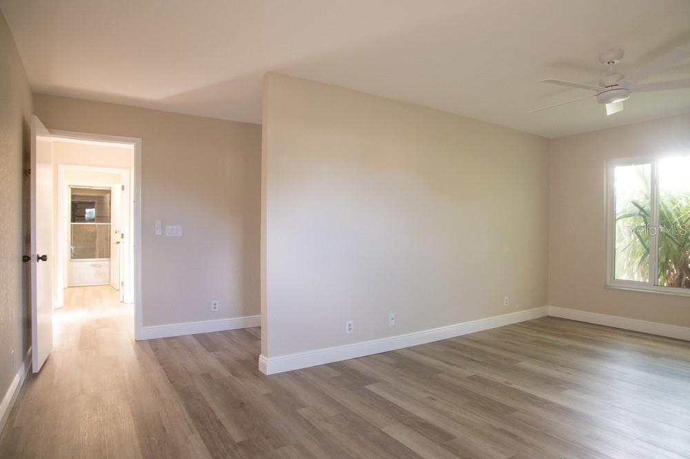 Image 19 of 37 For 1350 Glengarry Drive