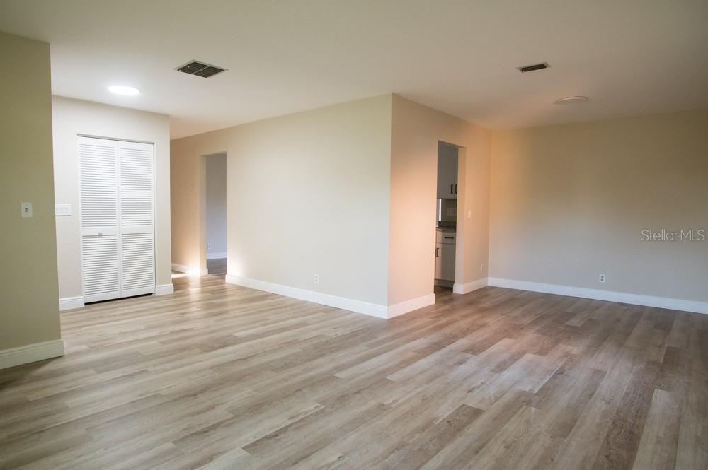 Image 2 of 37 For 1350 Glengarry Drive