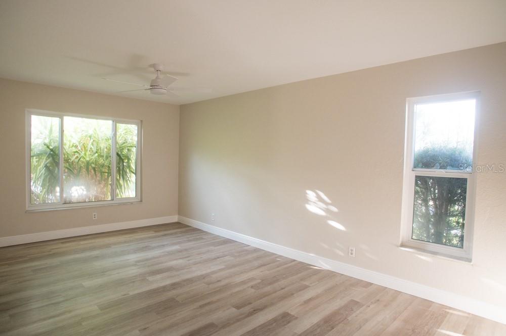 Image 23 of 37 For 1350 Glengarry Drive