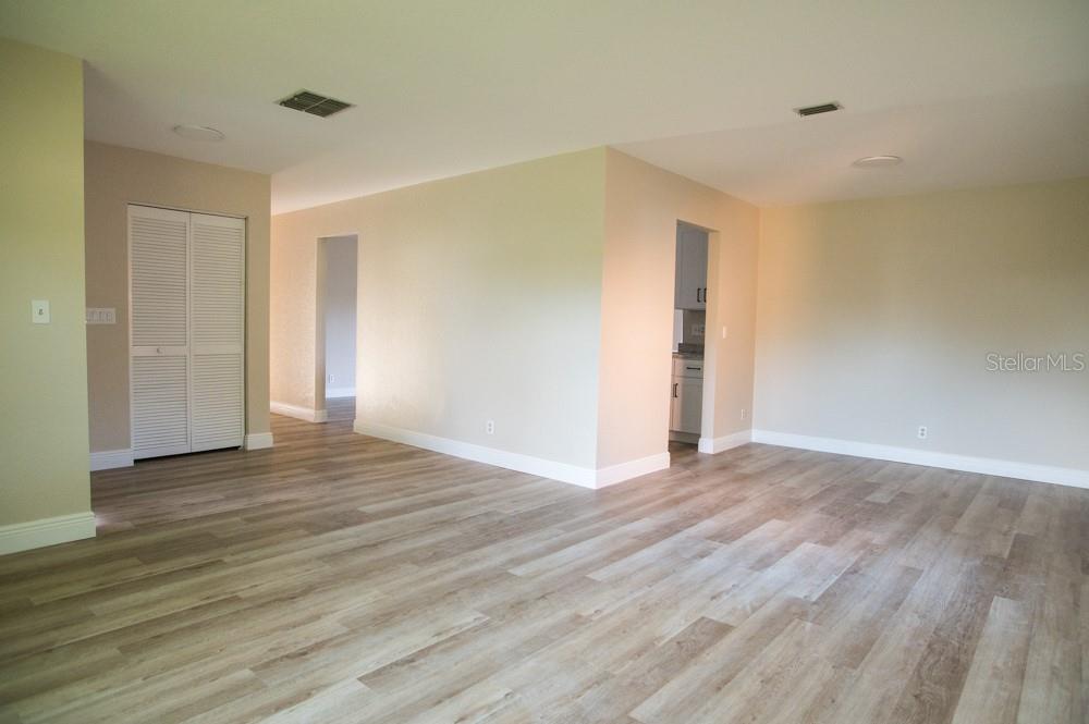 Image 25 of 37 For 1350 Glengarry Drive