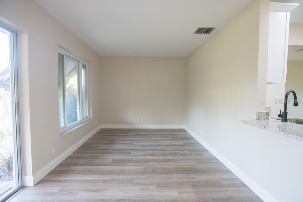 Image 5 of 37 For 1350 Glengarry Drive