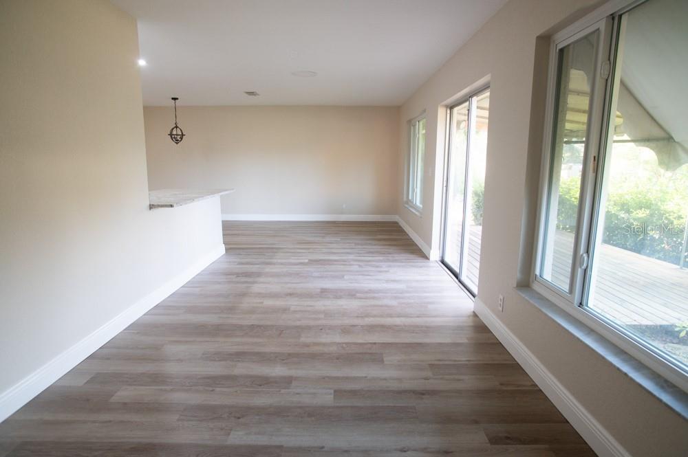 Image 6 of 37 For 1350 Glengarry Drive