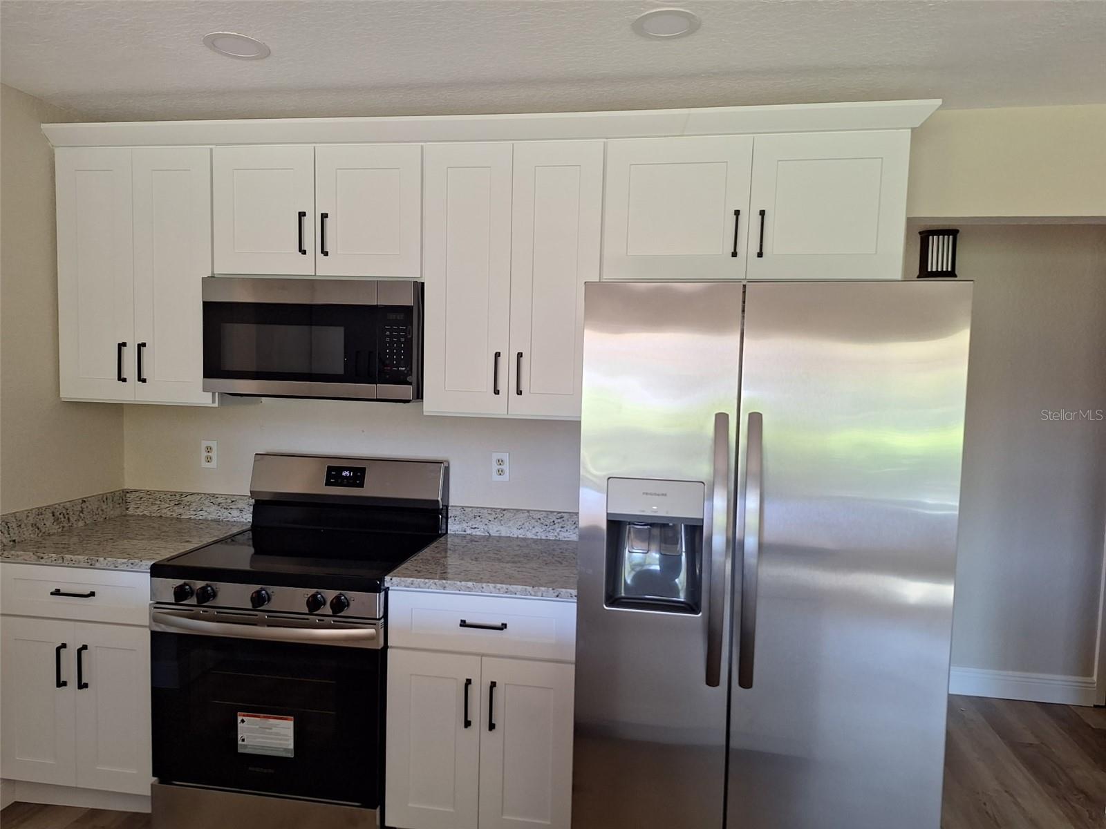 Image 9 of 37 For 1350 Glengarry Drive