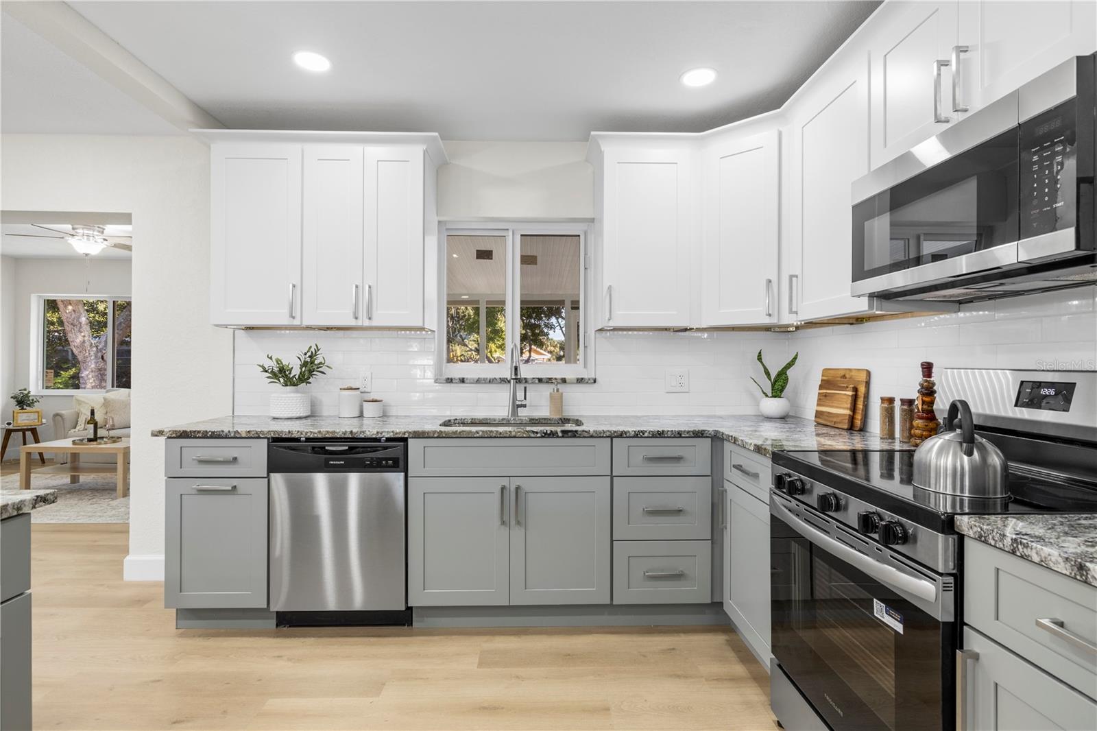 Image 18 of 57 For 6850 7th Street S