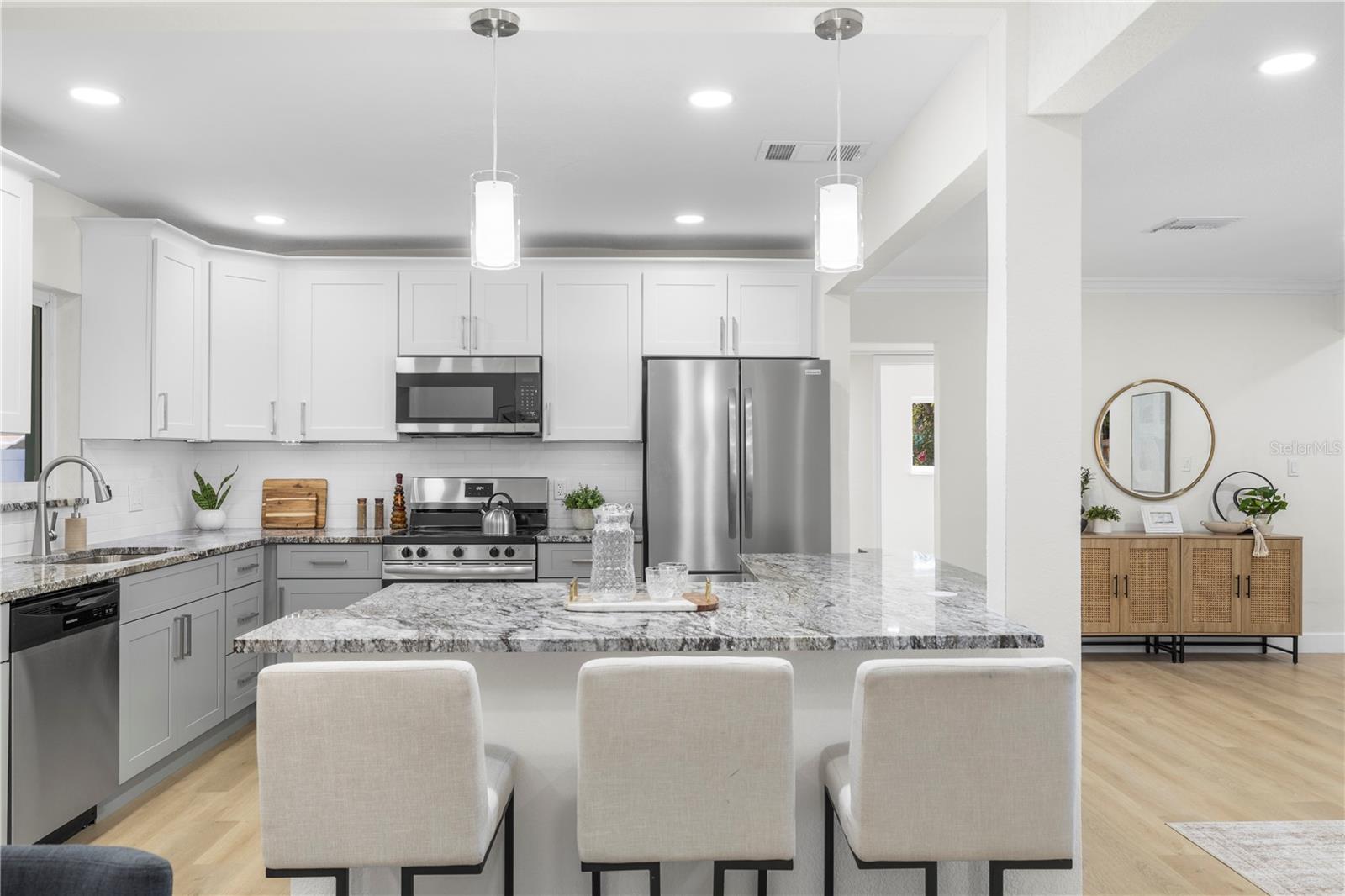 Image 3 of 57 For 6850 7th Street S