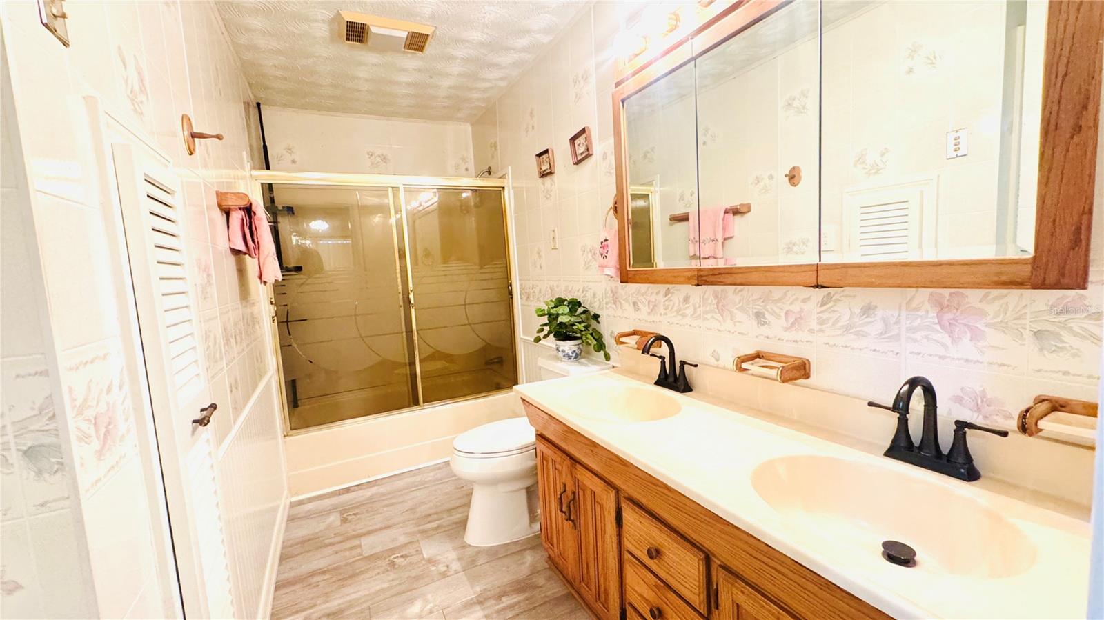 Image 14 of 29 For 5909 8th Avenue S