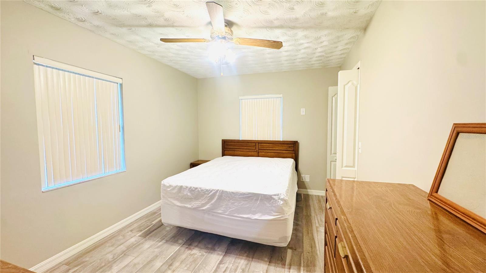 Image 20 of 29 For 5909 8th Avenue S