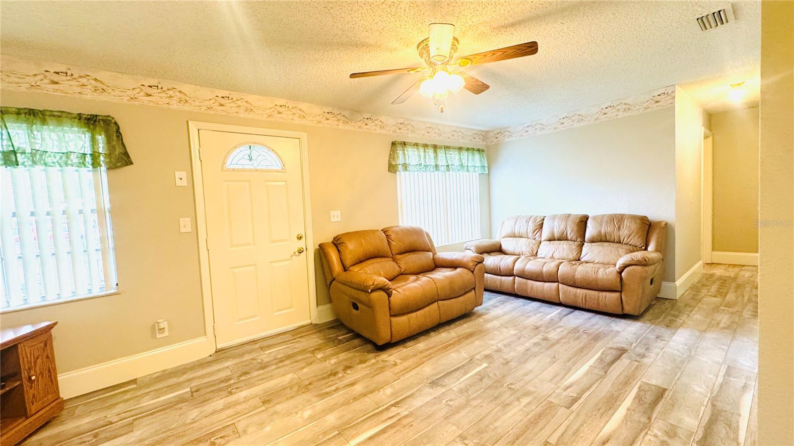 Image 4 of 29 For 5909 8th Avenue S