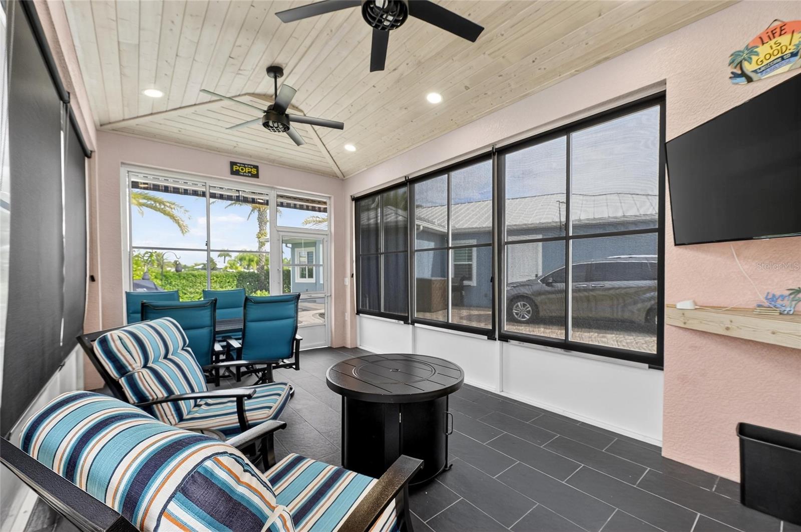 Image 19 of 54 For 3283 Red Tail Hawk Drive