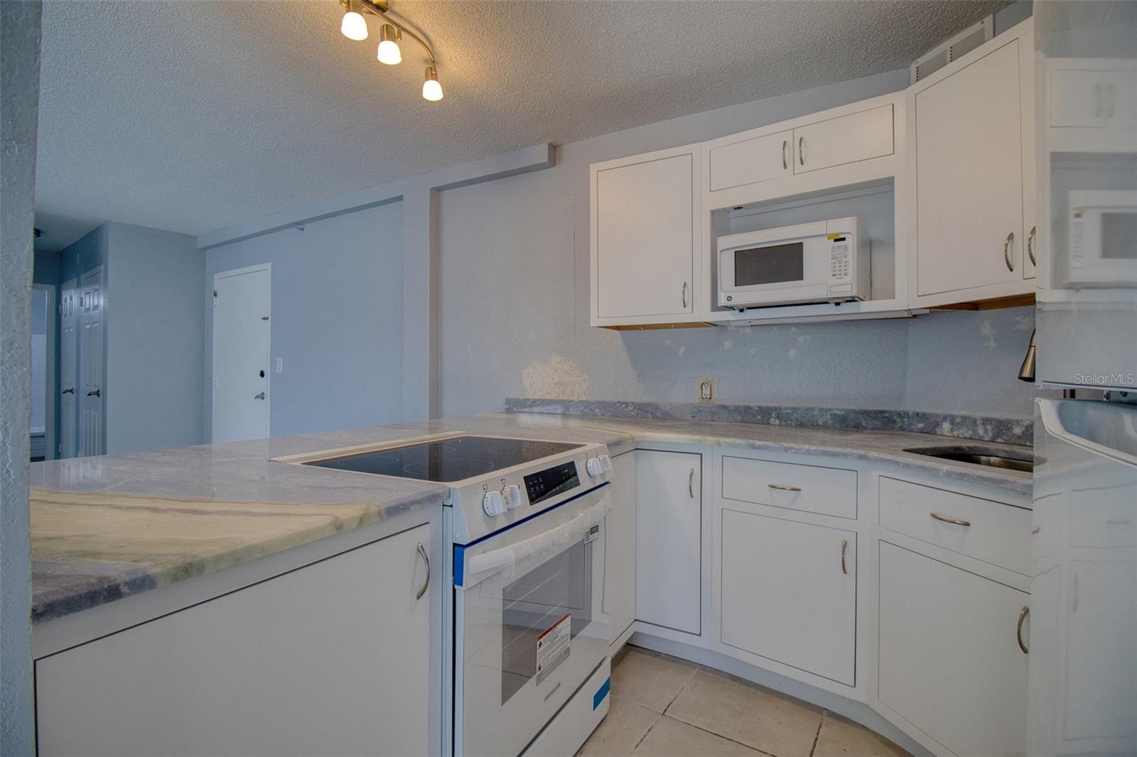 Image 10 of 38 For 3315 58th Avenue S 112