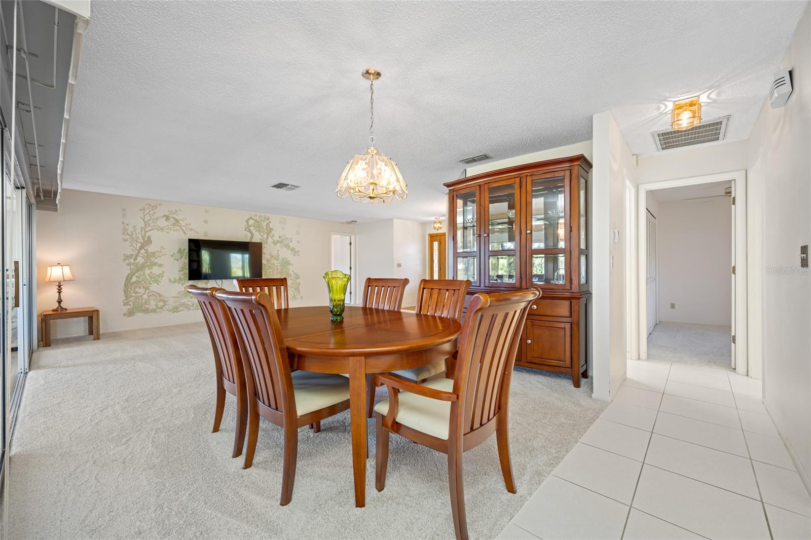 Listing photo id 11 for 3491 Links Court