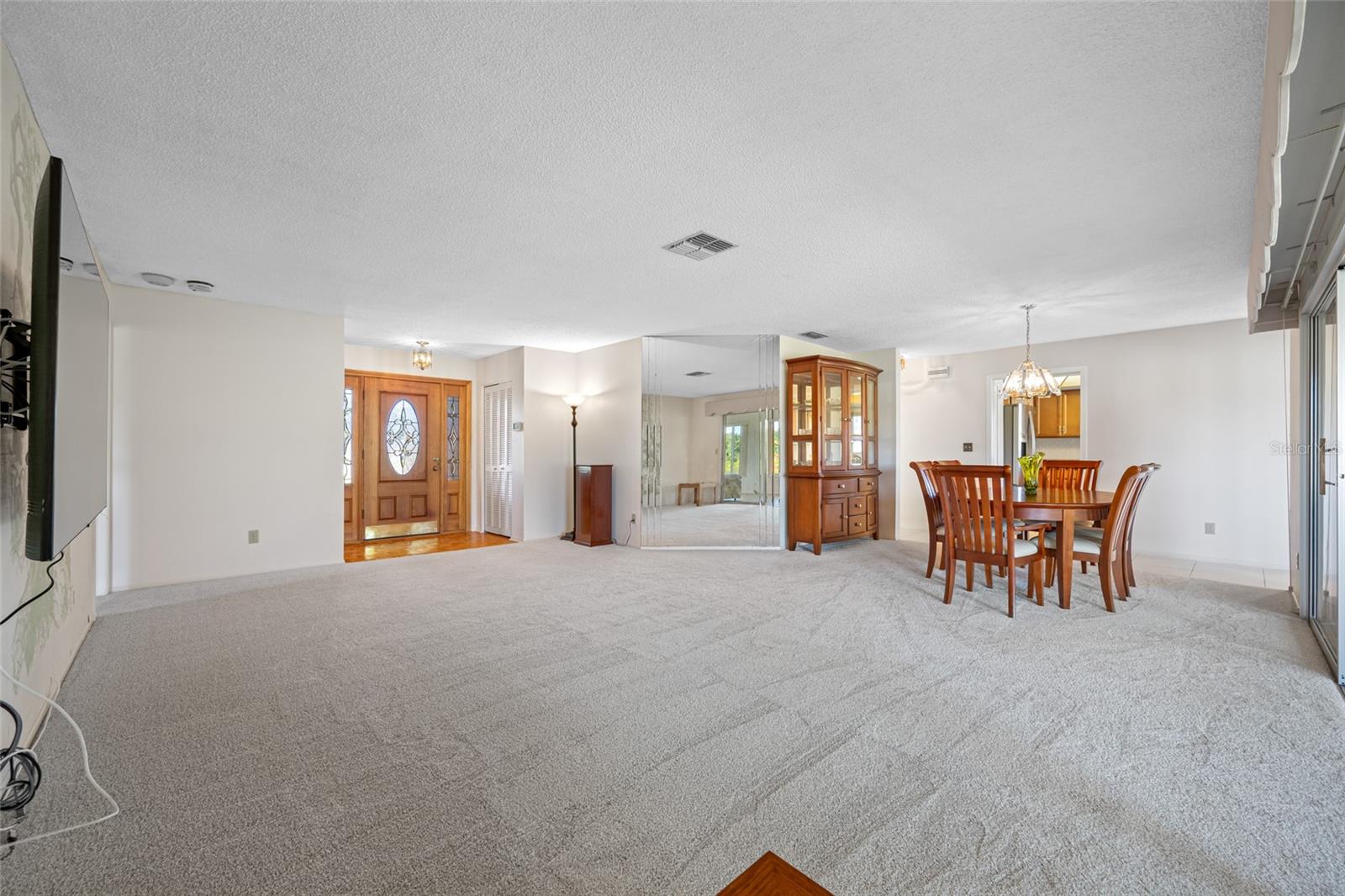 Listing photo id 12 for 3491 Links Court