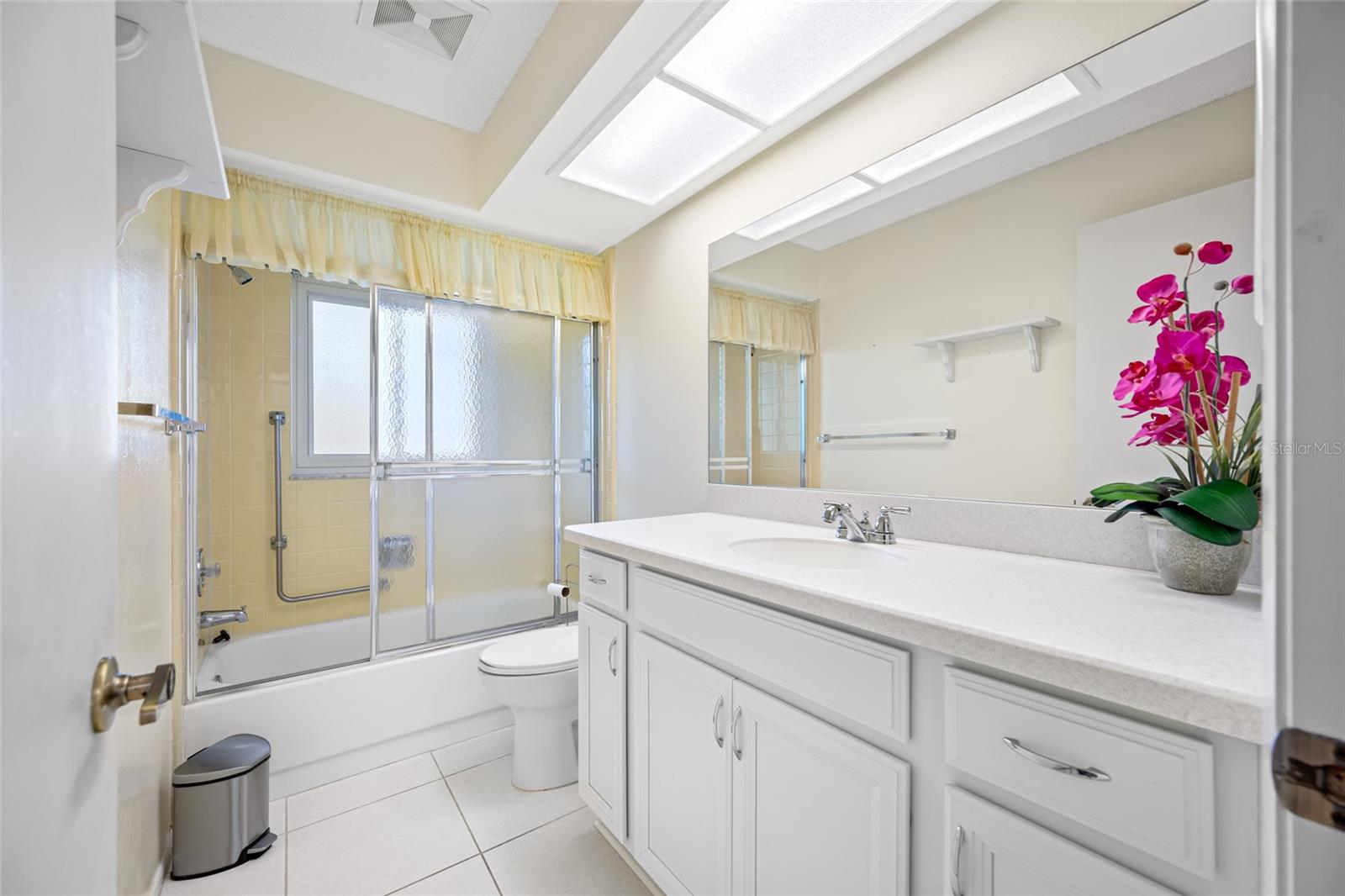 Listing photo id 16 for 3491 Links Court