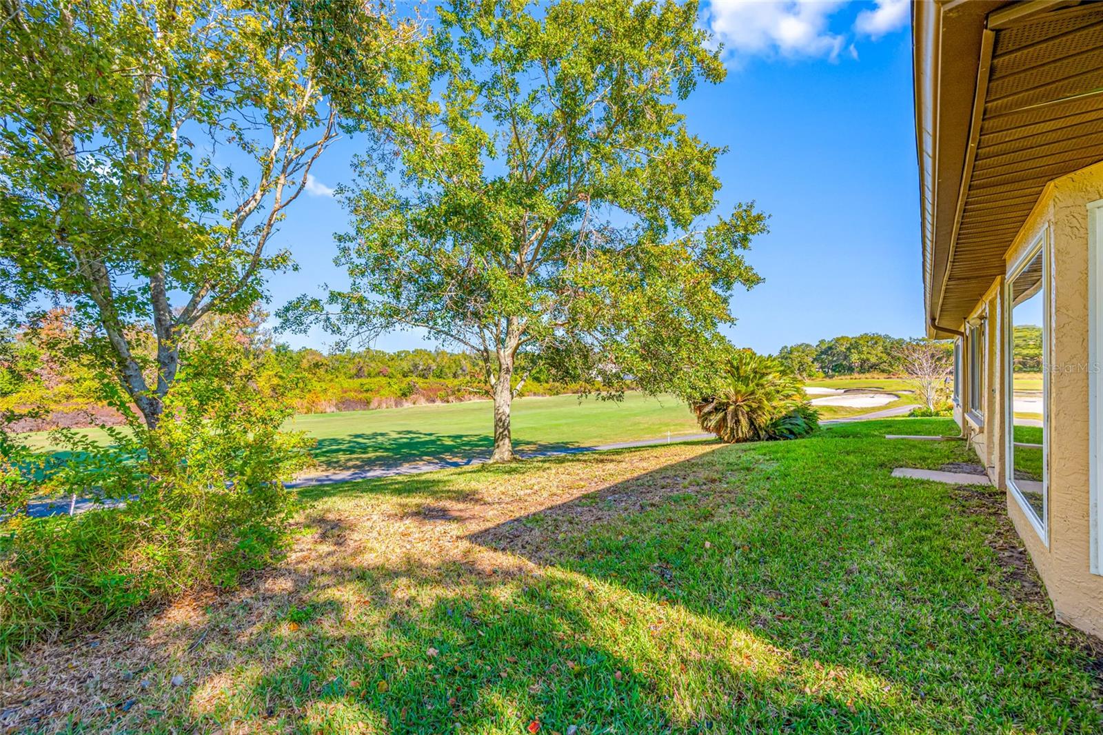 Listing photo id 3 for 3491 Links Court