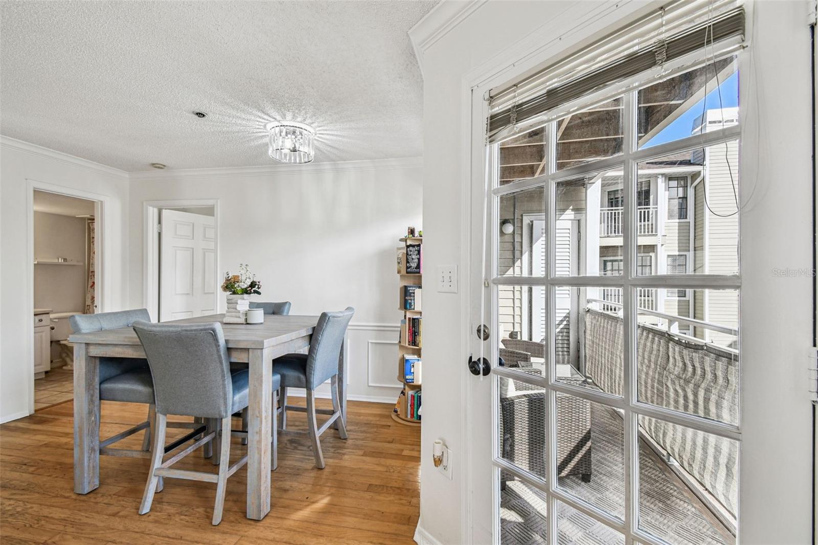 Listing photo id 8 for 1000 Horatio Street 212