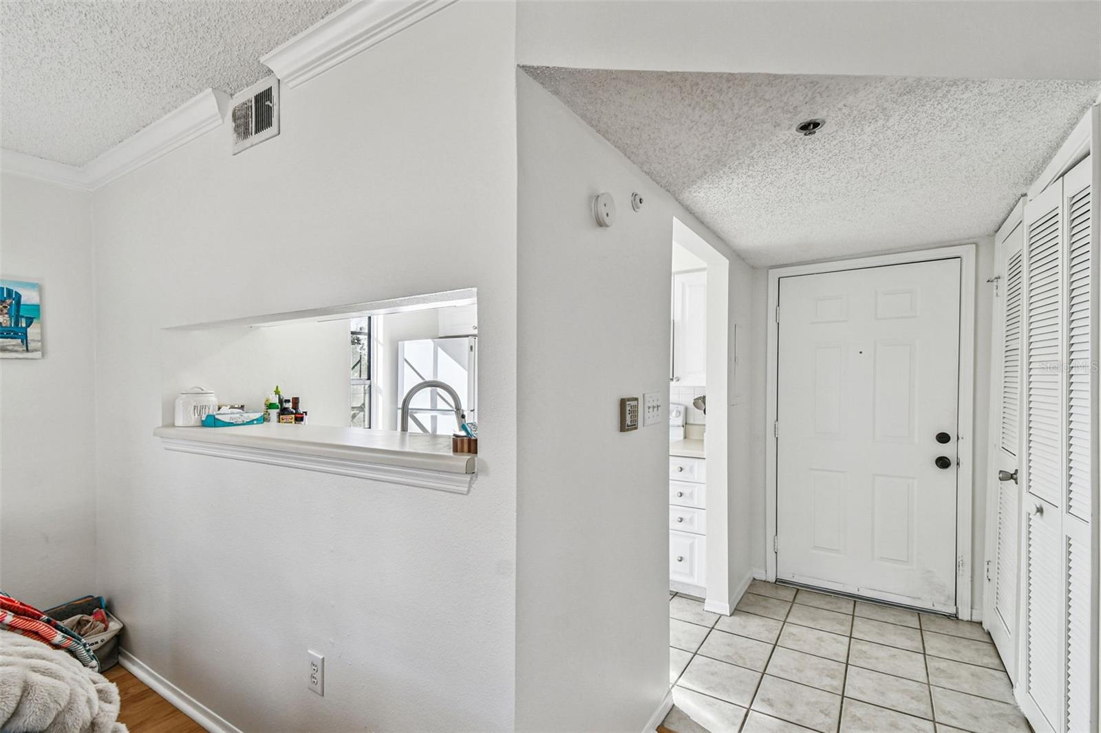 Listing photo id 13 for 1000 Horatio Street 212