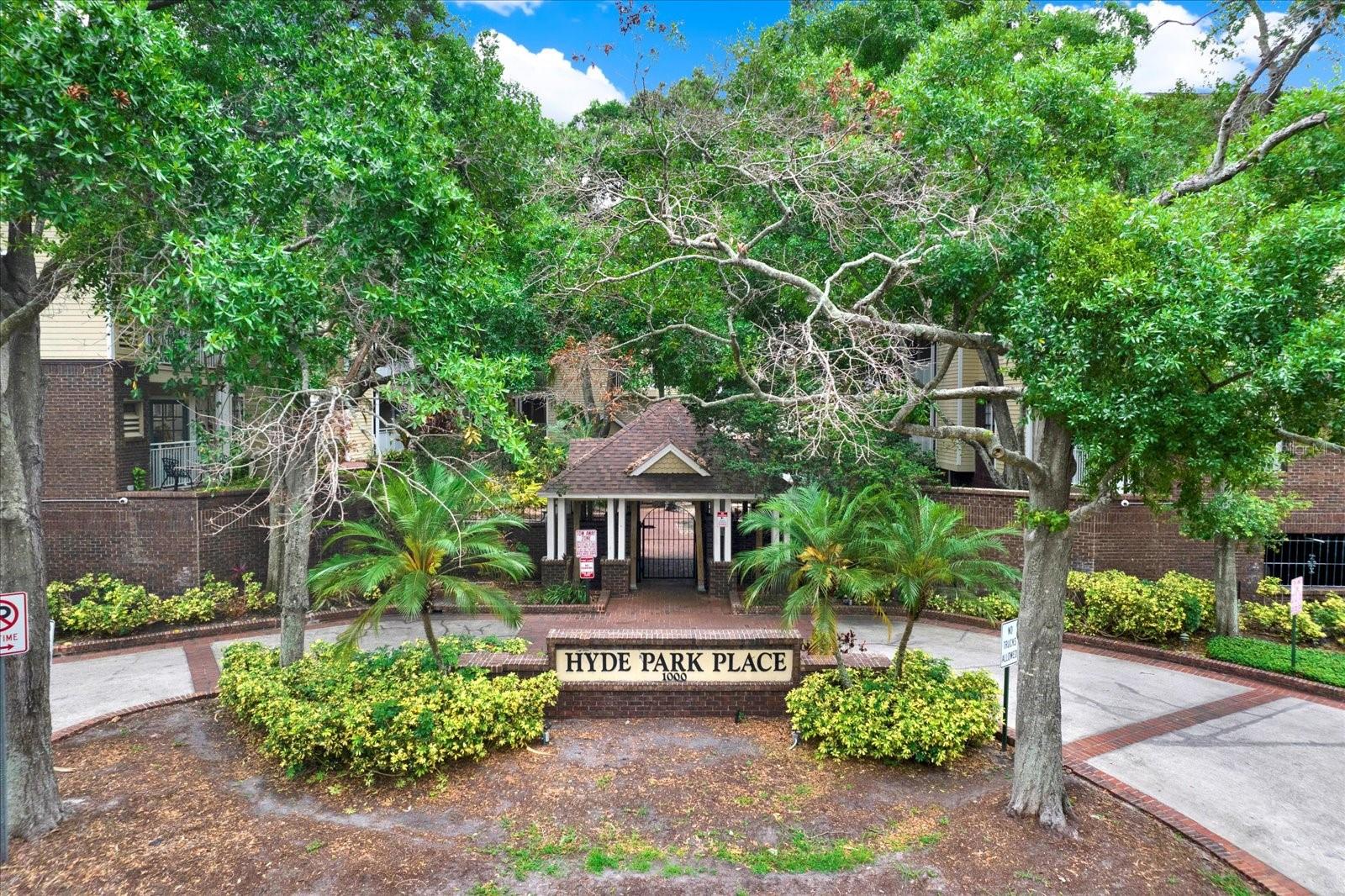 Listing photo id 0 for 1000 Horatio Street 212