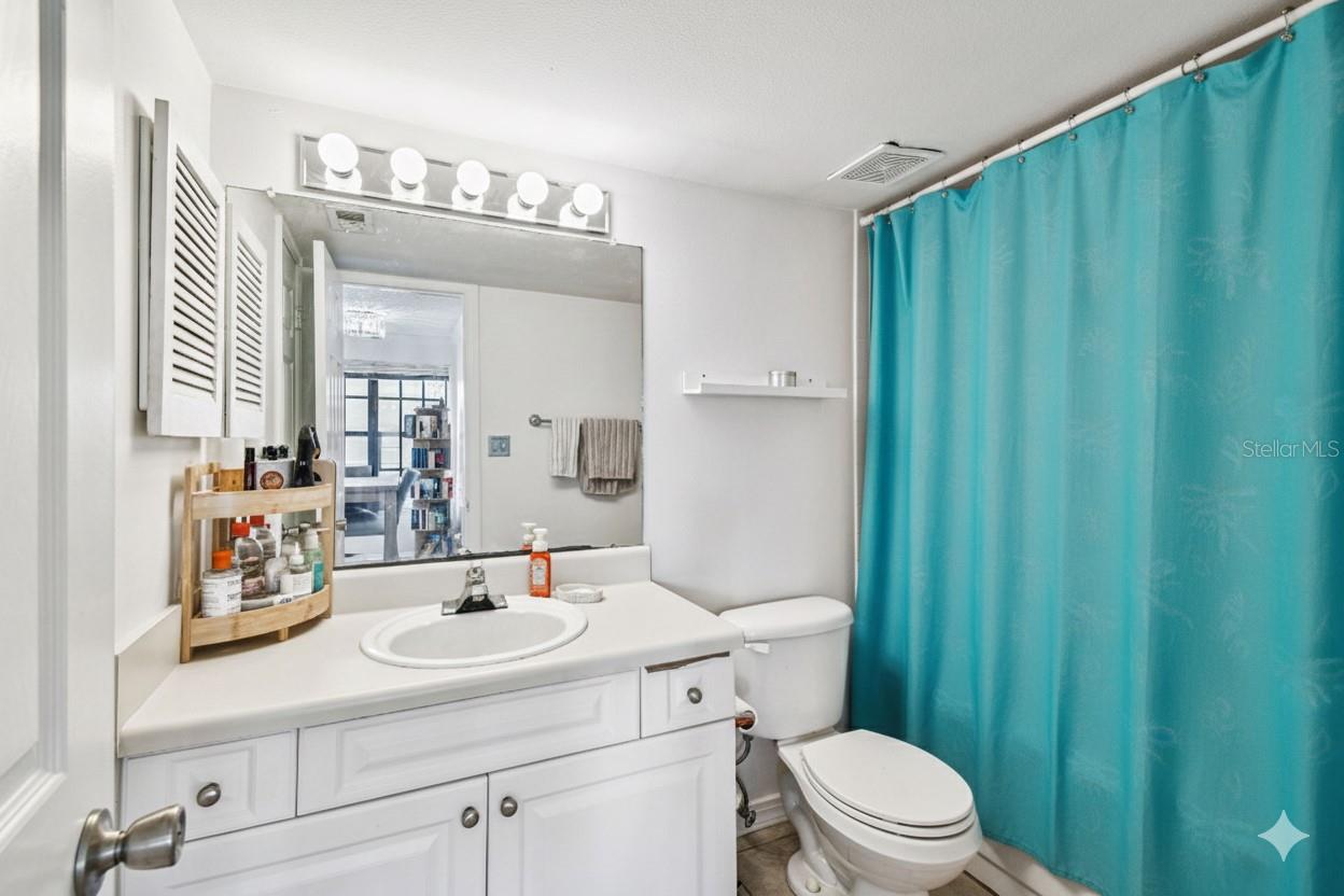 Listing photo id 20 for 1000 Horatio Street 212