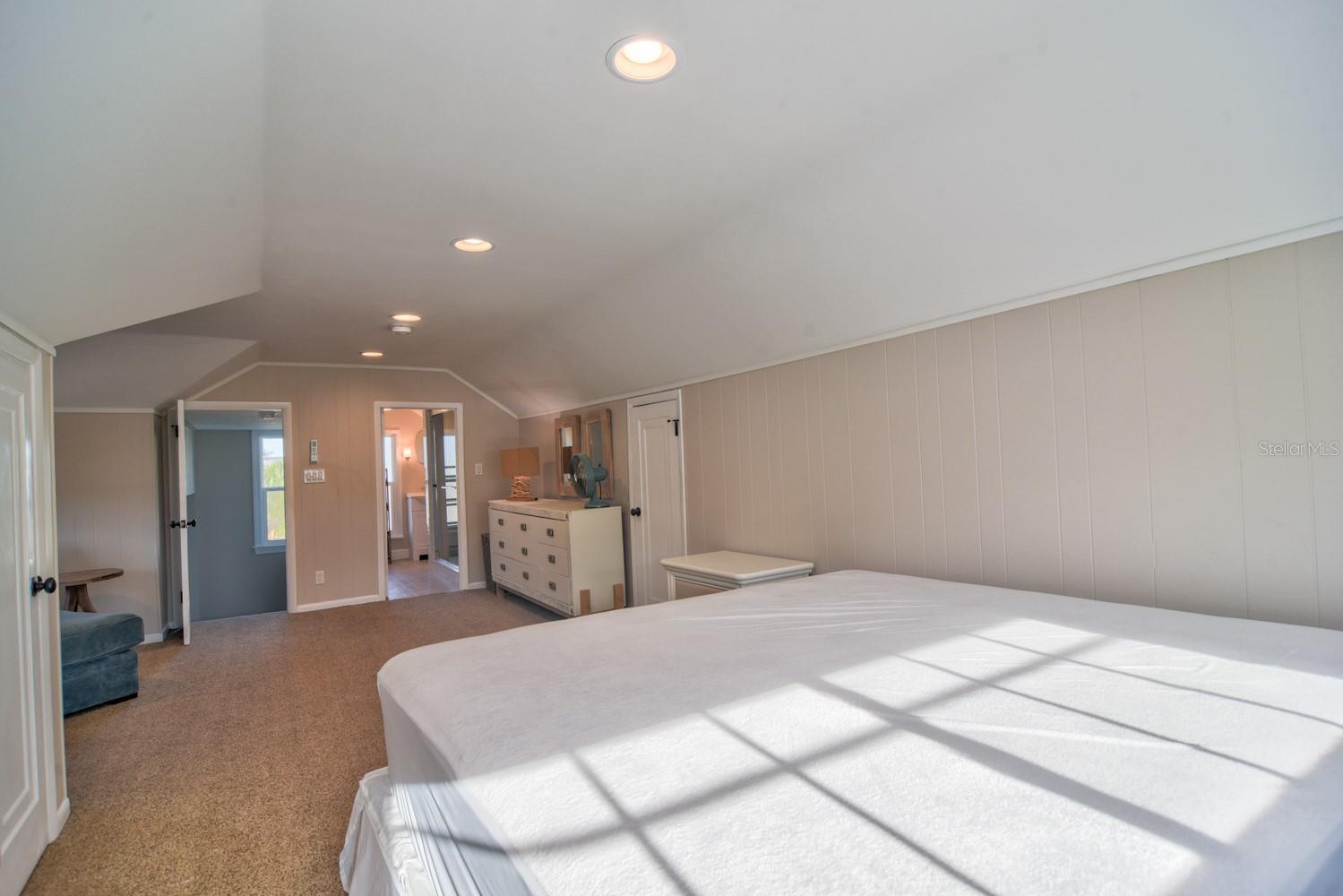 Image 42 of 56 For 15565 Gulf Boulevard