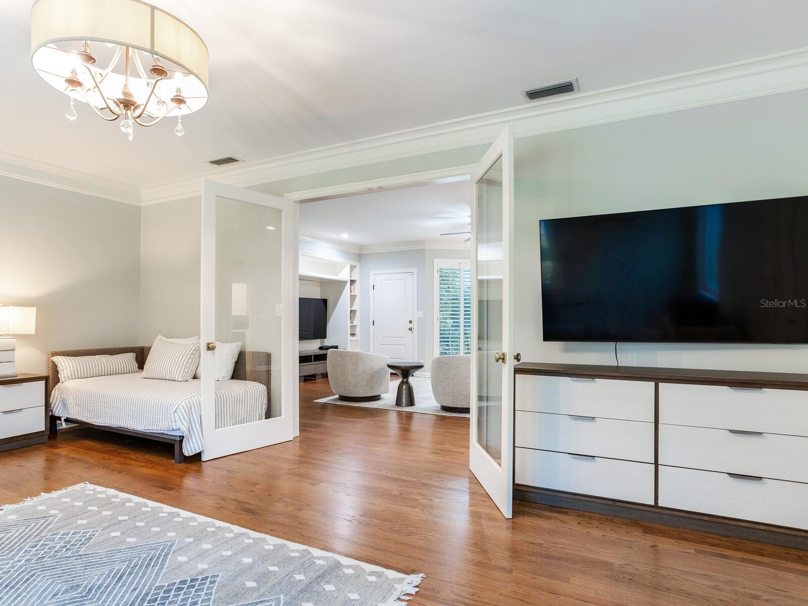 Image 16 of 36 For 3401 Almeria Avenue