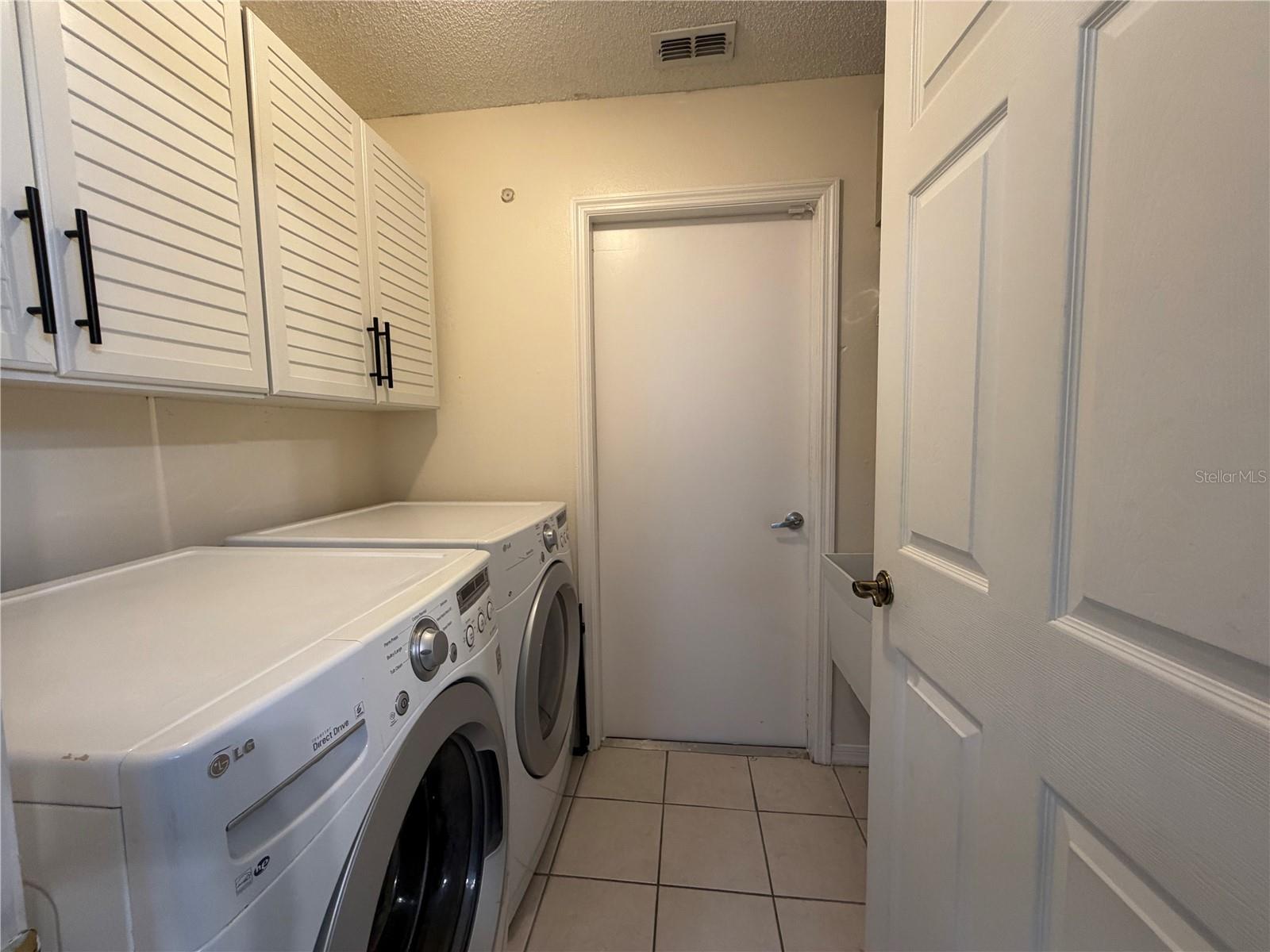 Image 28 of 41 For 6005 Promenade Court